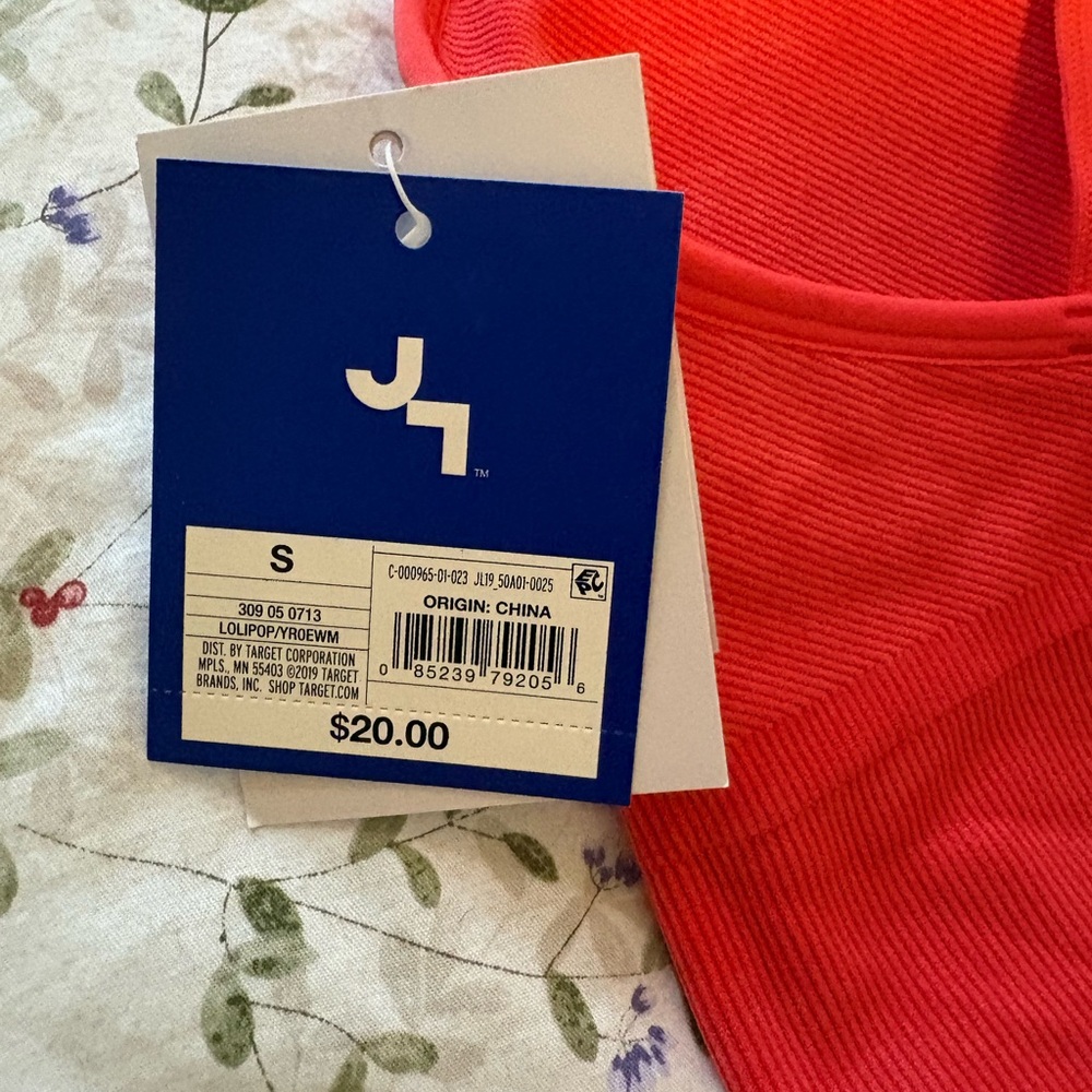 Coral / red woman’s sports bra - Picture 5 of 5